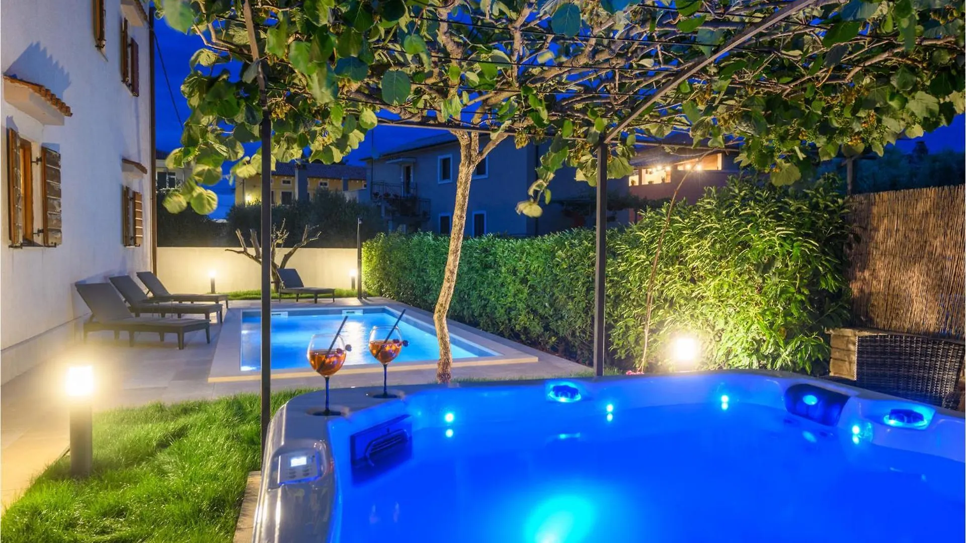 2 Bedroom Cozy Home In كرينكا بيت للعطل