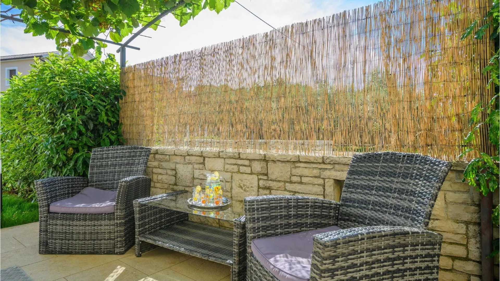 2 Bedroom Cozy Home In كرينكا بيت للعطل